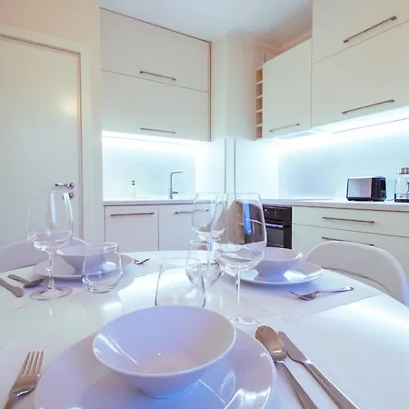 Comfy Spot Close To Tripla Mall And Dining Apartman